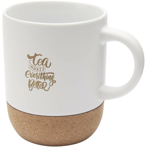 Billie 300 ml ceramic mug with cork details and matt finish – White with logo