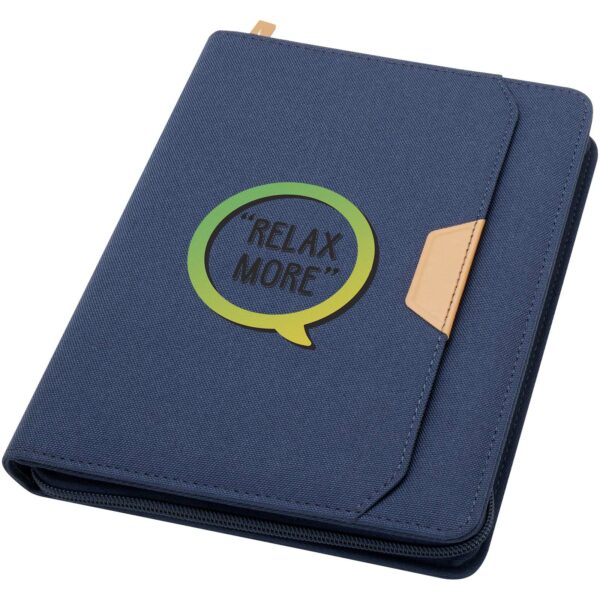 Nomumi A5 portfolio – Navy with logo